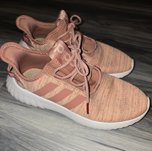 Adidas 9.5 Peach 🍑 (Matches Ivy Park Ambient Blush listed separately) - Picture 2 of 7